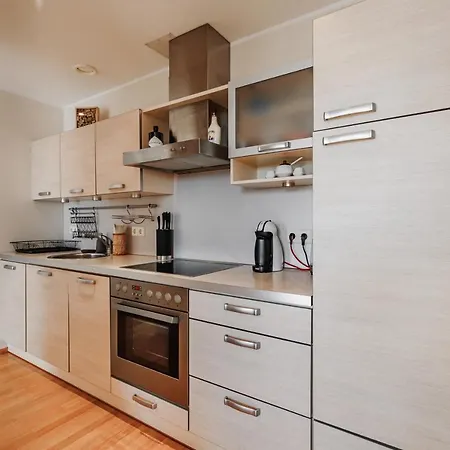 Airhome - Old Town View 2